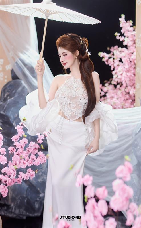 XUÂN SẮC